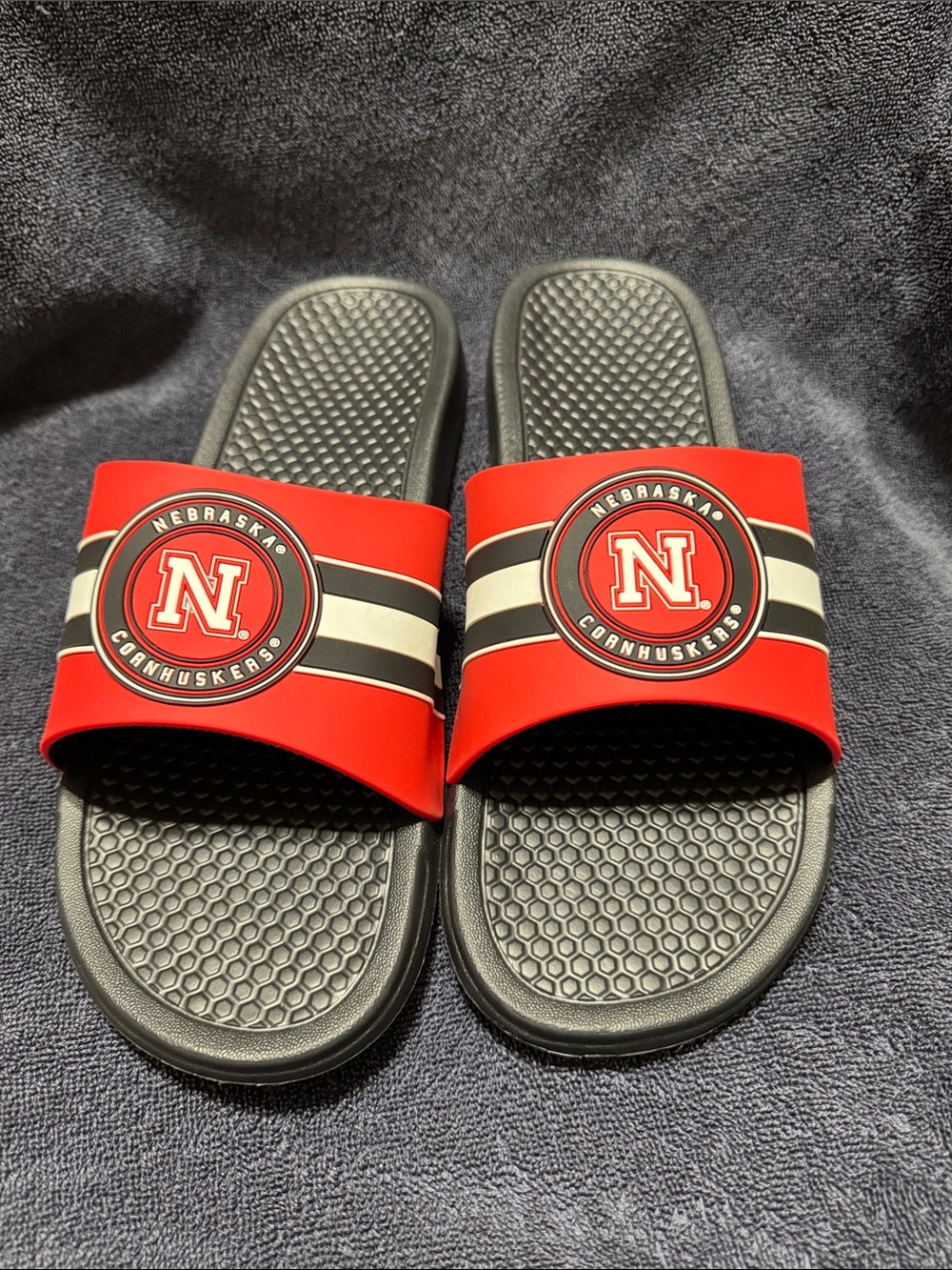 Nebraska Cornhuskers Red & Black Slide Sandals size 11-12